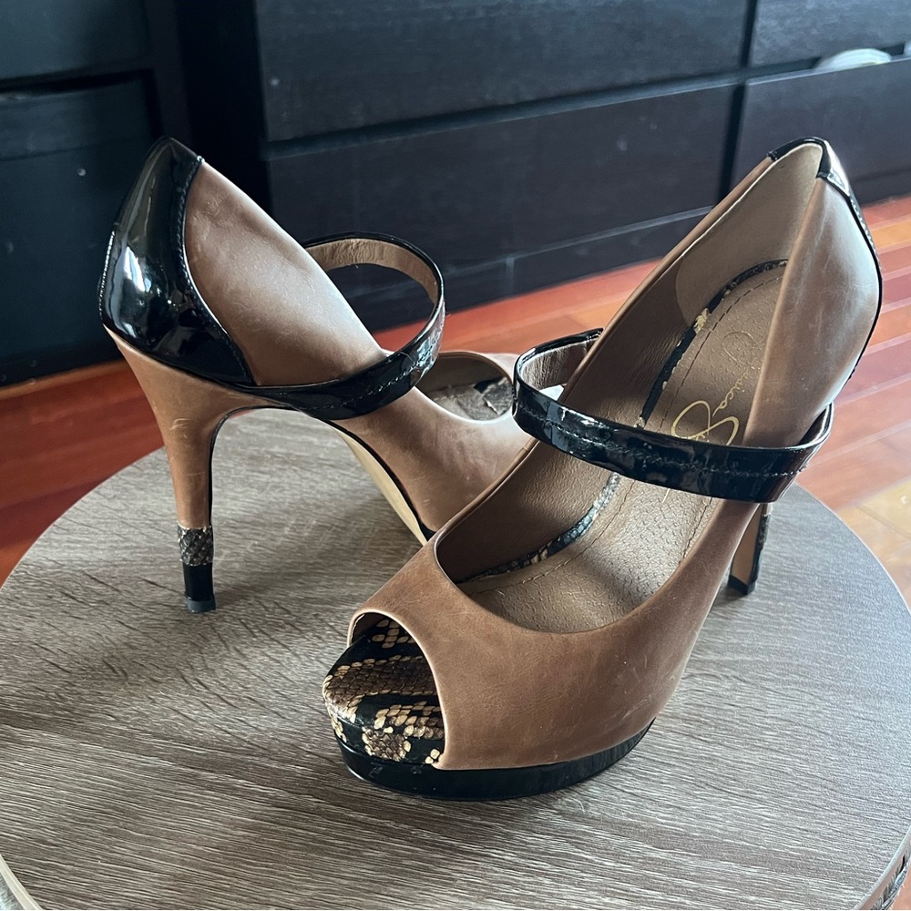 Jessica Simpson Brown Peep-Toe Heels with Black Patent Trim